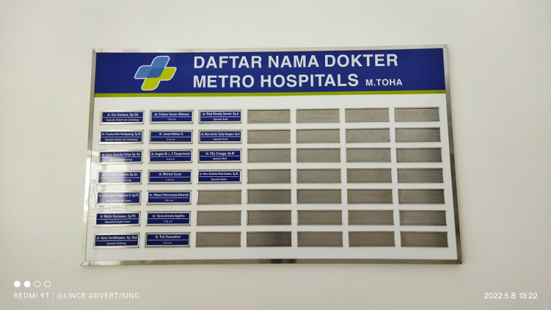 Papan Nama Dokter ( Slot Stainless )