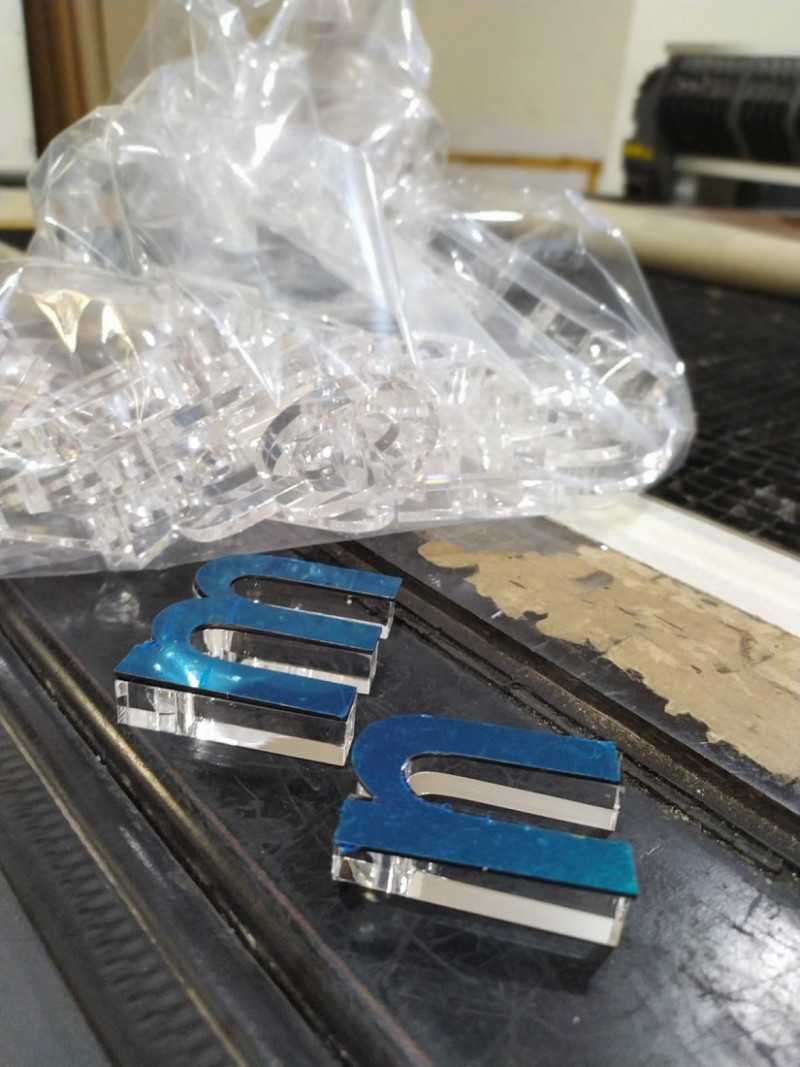 Cutting Laser Akrilik _ Plat Stainless Gold Mirror